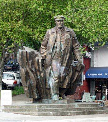 Lenin-statue-in-Fremont.jpg