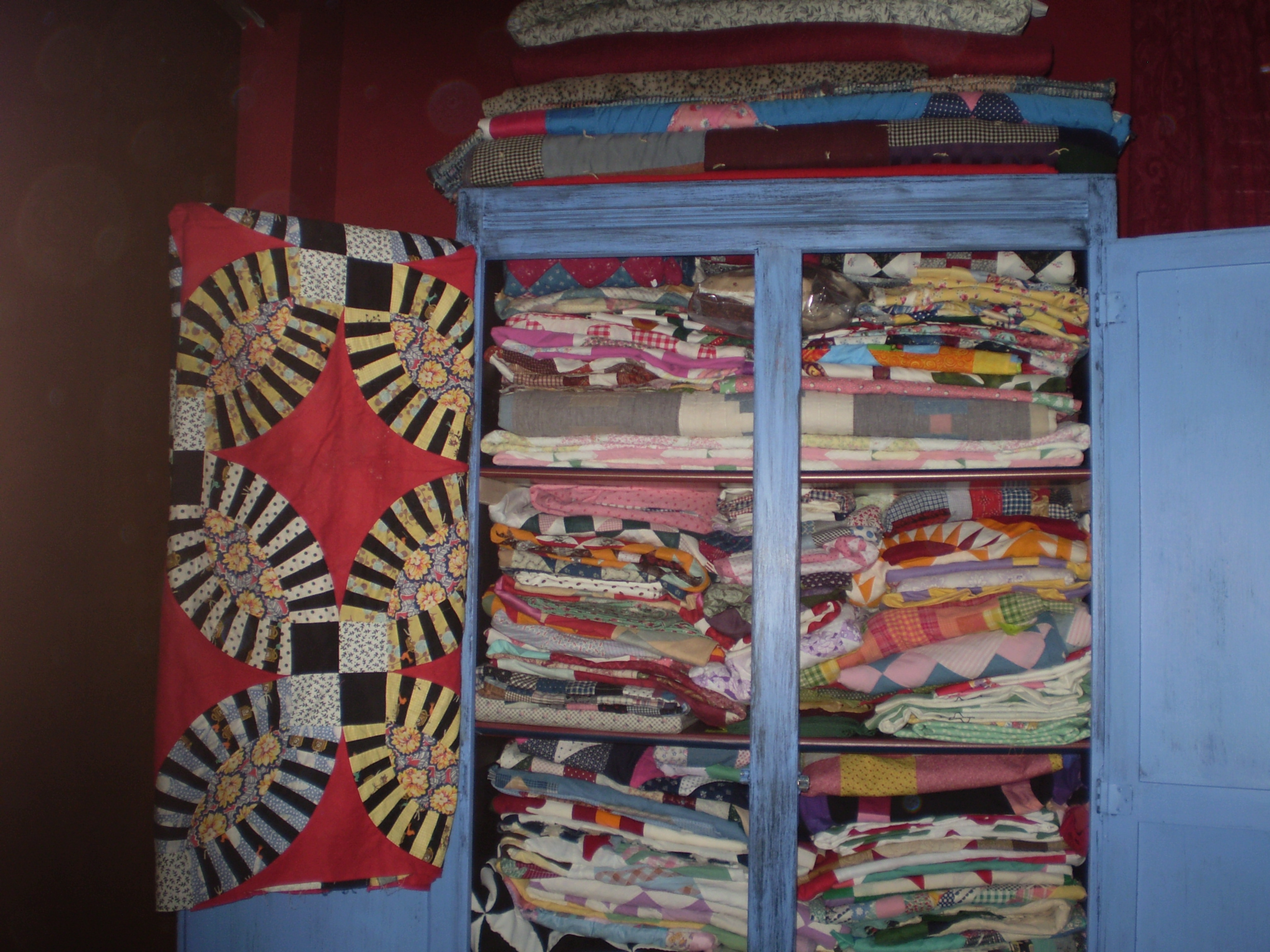 the-quilt-top-cupboard0063.jpg