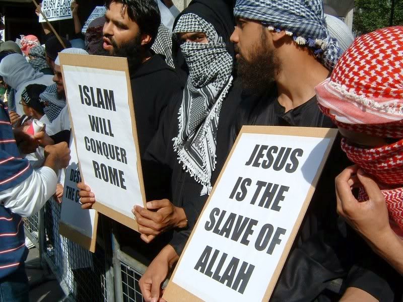 Islamic-Protest-slogans.jpg