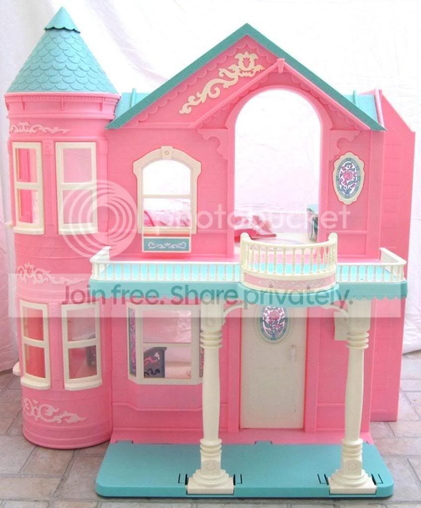 Pinkbarbiehouse1.jpg