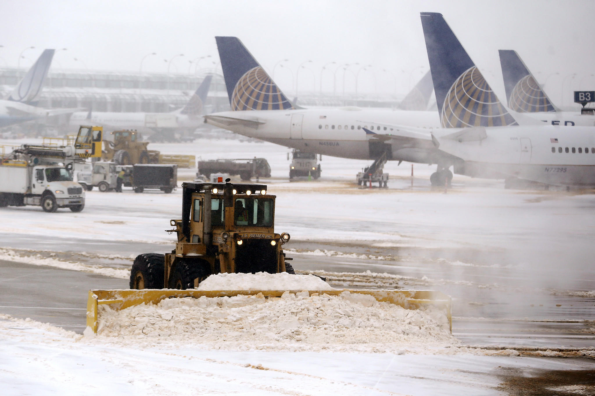 ORD-snow-23poiaa.jpg