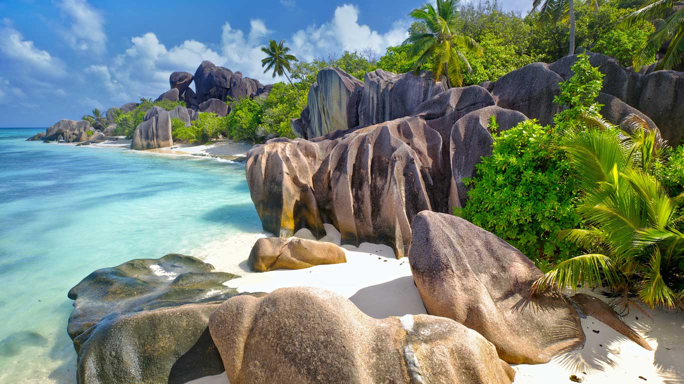 BroughtonArchipelago_EN-US12161778839_1366x768.jpg
