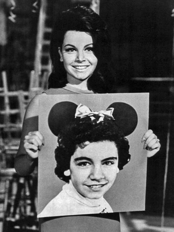 Annette_Funicello_Former_Mouseketeer_1975.jpg