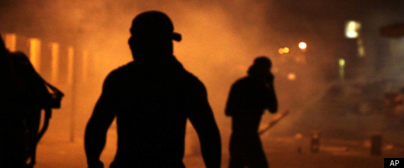 r-BAHRAIN-PROTESTORS-large570.jpg