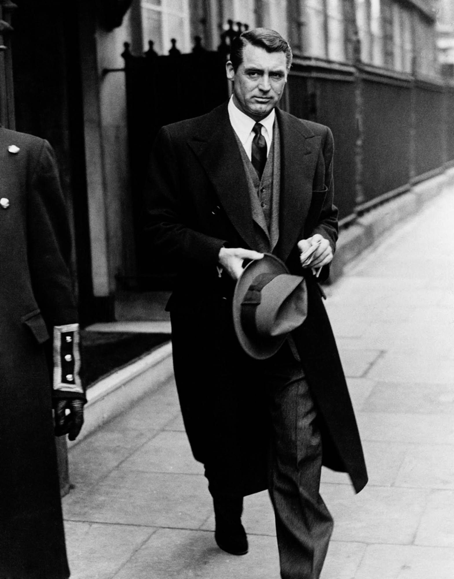 Cary-Grant-Rarely-Wore-Hats.jpg