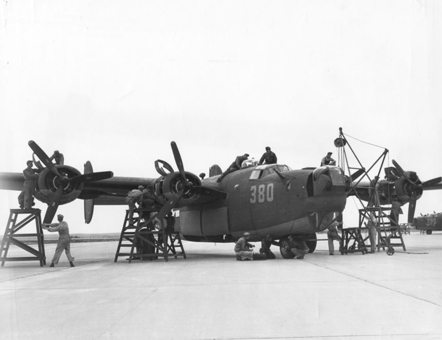 Consolidated_B-24_%22Liberator%22_gets_a_complete_overhaul_before_flight_(00910460_086).jpg
