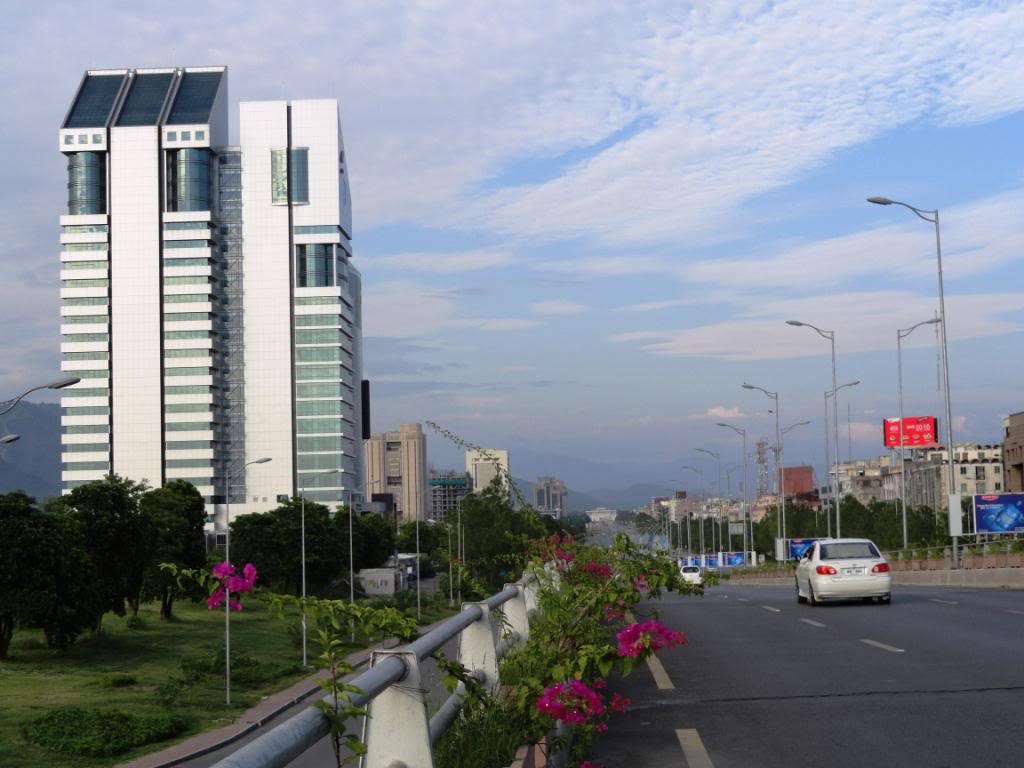 332402,xcitefun-telecom-tower-islamabad-3.jpg
