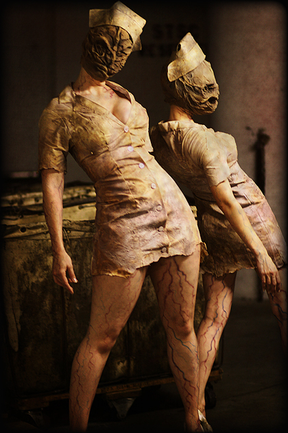 Silent-Hill-Nurses-silent-hill-5720523-420-631.jpg