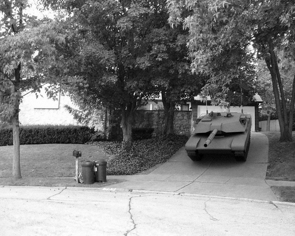 M1A2_Tank_in_my_driveway_by_todd587.jpg