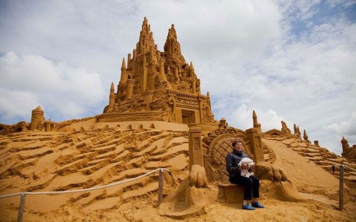 massive-sand-castle.jpg