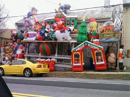 tacky_christmas_decorations_640_15.jpg