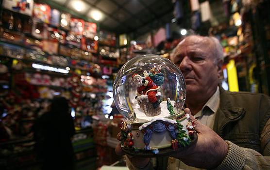 Christmas-Shopping-Tehran10.jpg