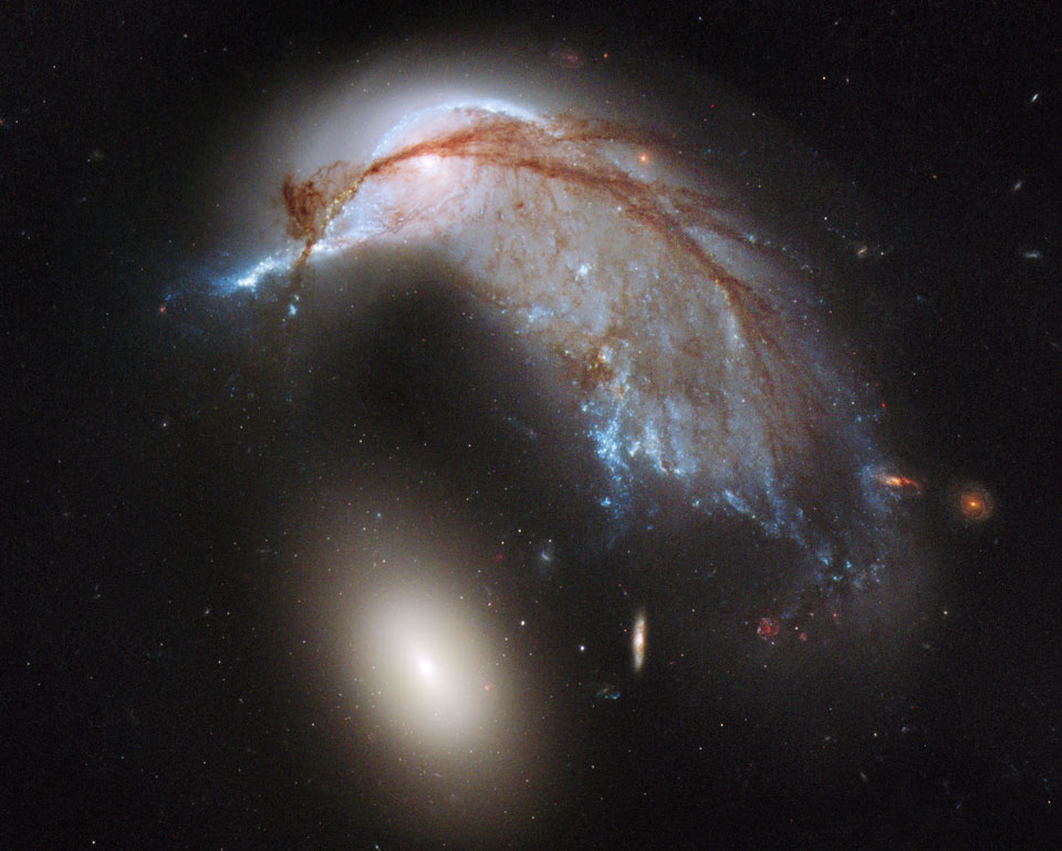 arp142_hubble_960.jpg