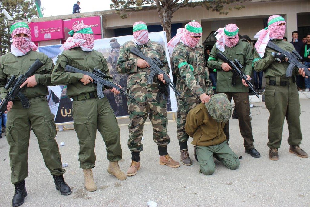 Palestinian-mock-execution-of-israelis.jpg