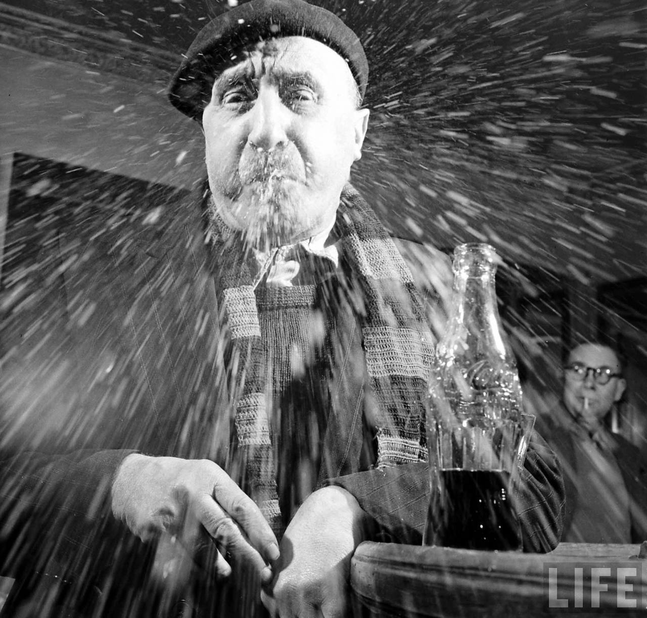 1950-coca-cola-arrive-france-12.jpg