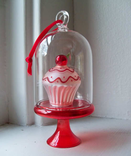 cupcakeOrnament.jpg