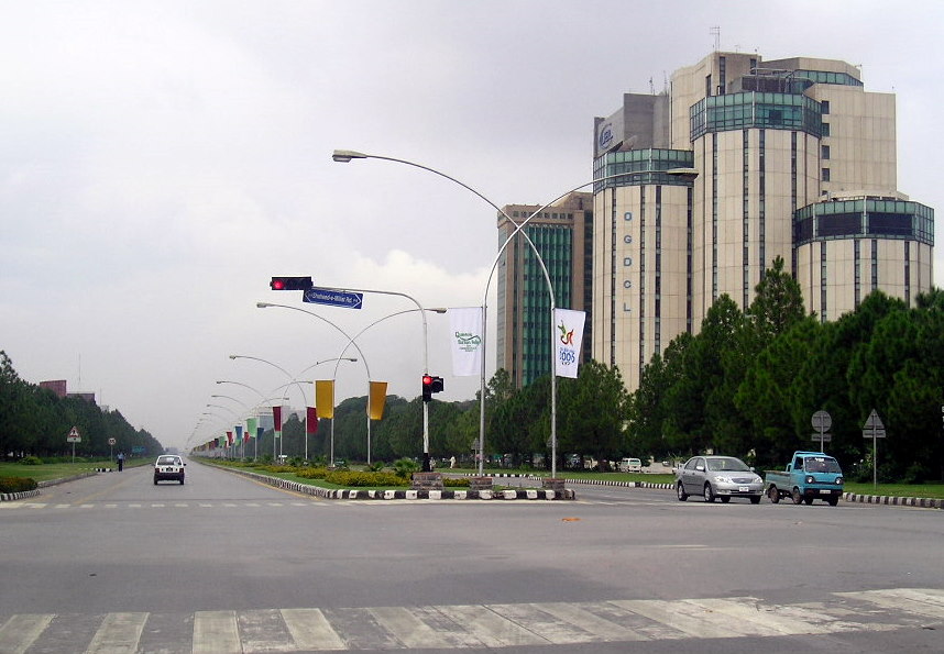 City_Boulevard_%28Islamabad%2C_Pakistan%29.jpg