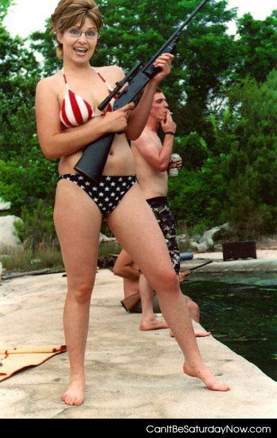 palin_rifle_bikini1.jpg