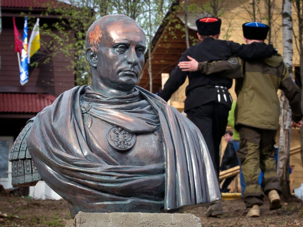 AP_putin_sculpture_sk_150518_4x3_992.jpg