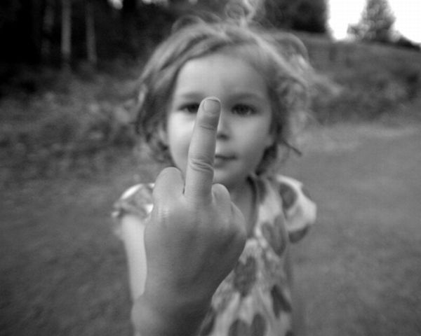 kids_giving_finger_04.jpg