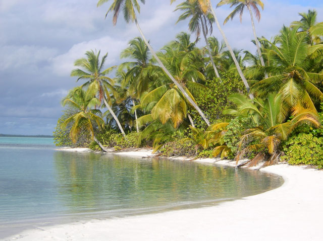 b6-deserted-island-beach.jpg