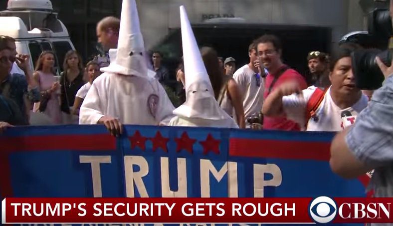 Trump-Protesters-Klan.jpg