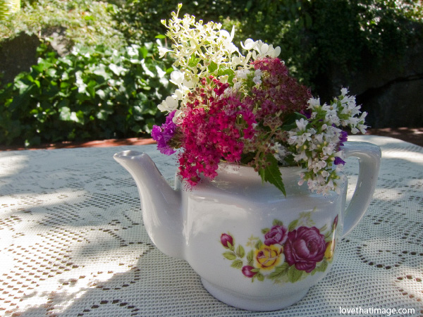 teapot-nosegay-2867.jpg