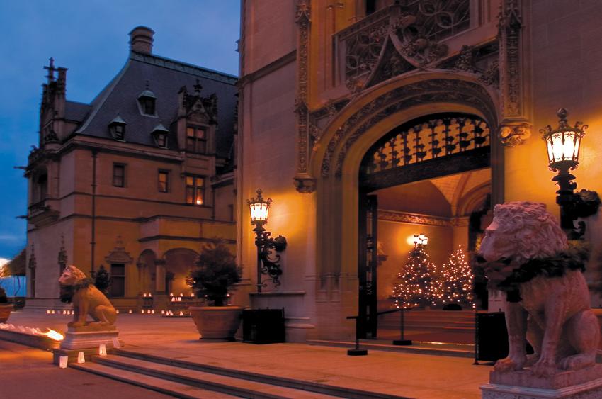chrstmscndlght_564-christmasentrance_850x563__large.jpg