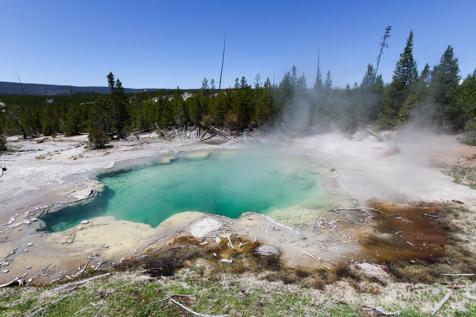 yellowstone_hot_springs_by_4evern3rdy-d531x6q.jpg