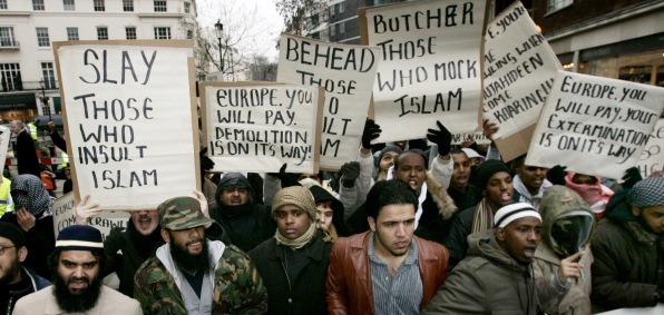 Muslim-protesting.jpg