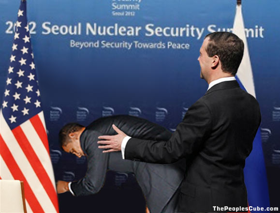 Obama_Medvedv_Flexible_2.jpg