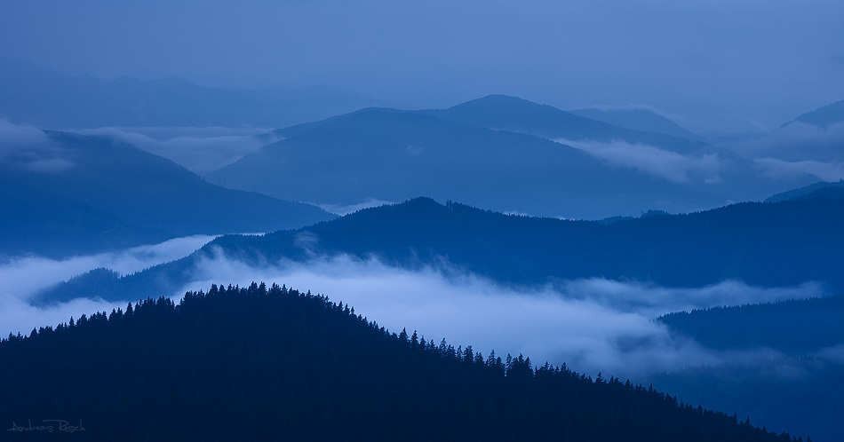 Fog_in_the_Valley_by_AndreasResch.jpg