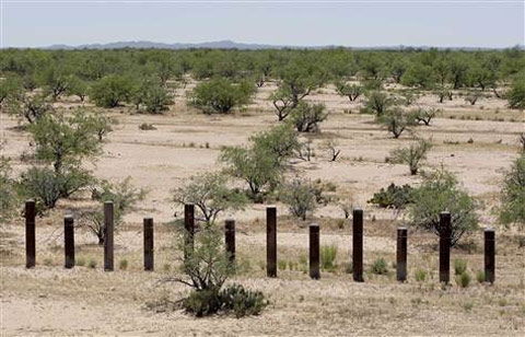 obama-border-fence.jpg