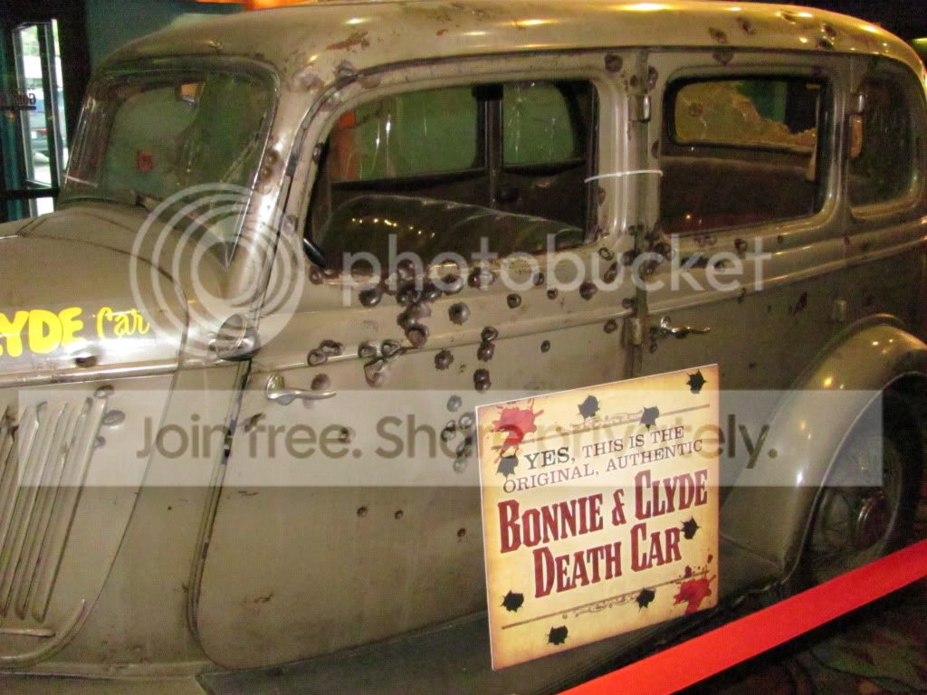 BonnieClydecar-1.jpg