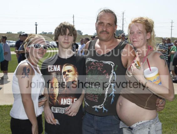 white-trash-family_zpsb25fc71d.jpg