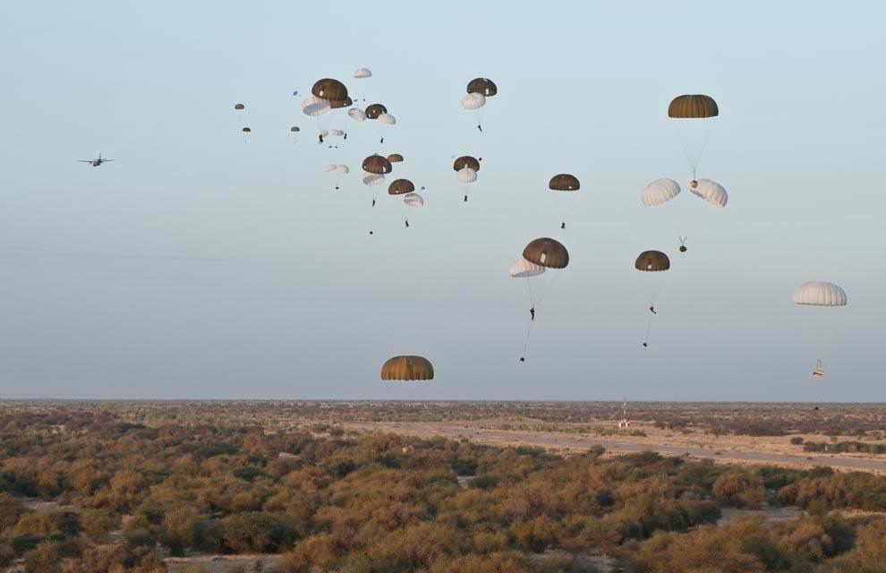 17e-RGB-paradrop-over-Timbuktu.jpg
