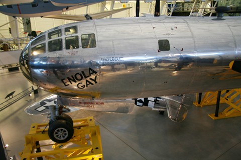 www.militaryaircrafthistorian.com