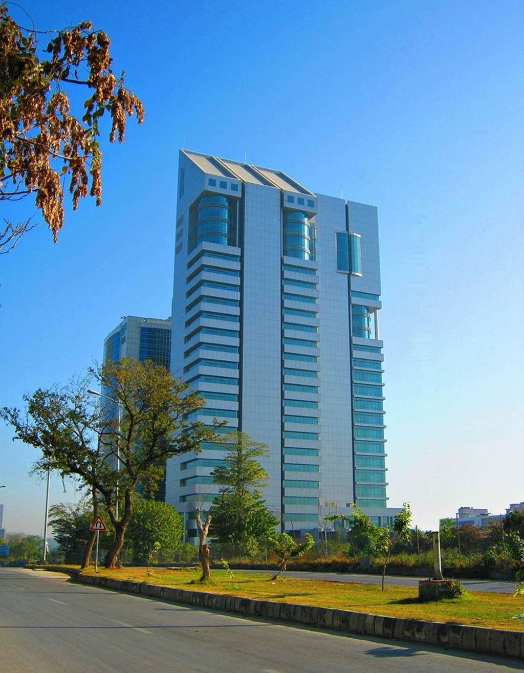 332398,xcitefun-telecom-tower-islamabad-7.jpg
