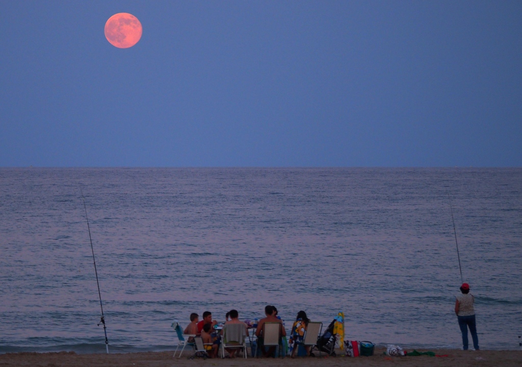 MoonAlicante_Gonzalez1024.jpg