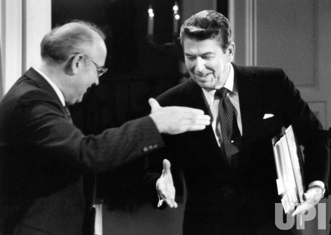 RONALD-REAGAN-MIKHAIL-GORBACHEV.jpg