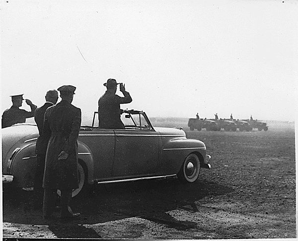 Roosevelt%20Hand%20Salute.gif