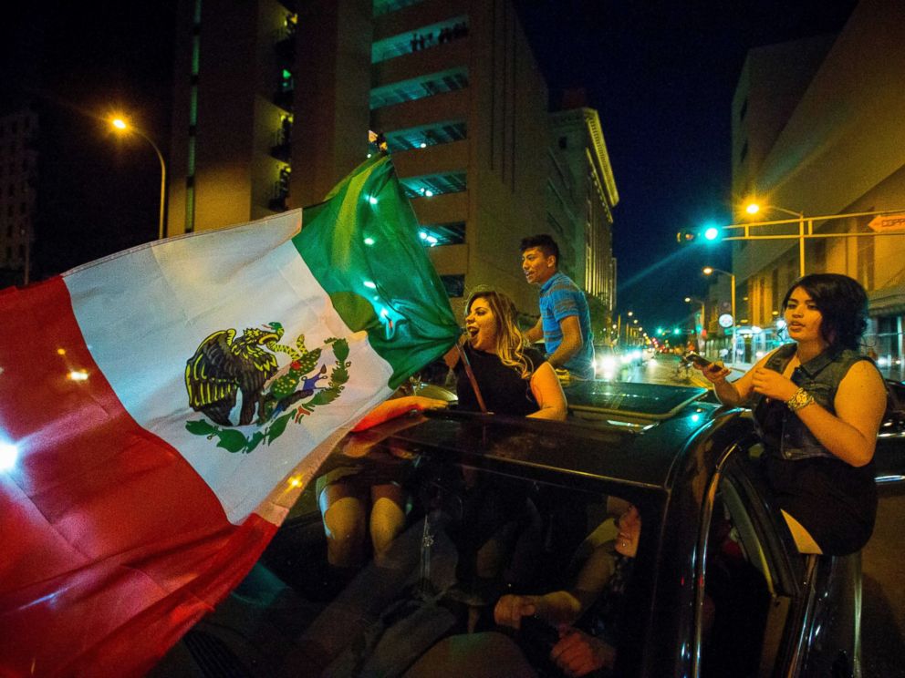 AP_Trump_Chaos_Flag_BM_20160525_4x3_992.jpg