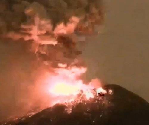 Mexicos-Popocatpetl-volcano-erupts-5-times-after-quiet-week.jpg