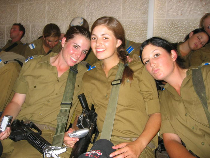 Israeli-female-soldiers.jpg