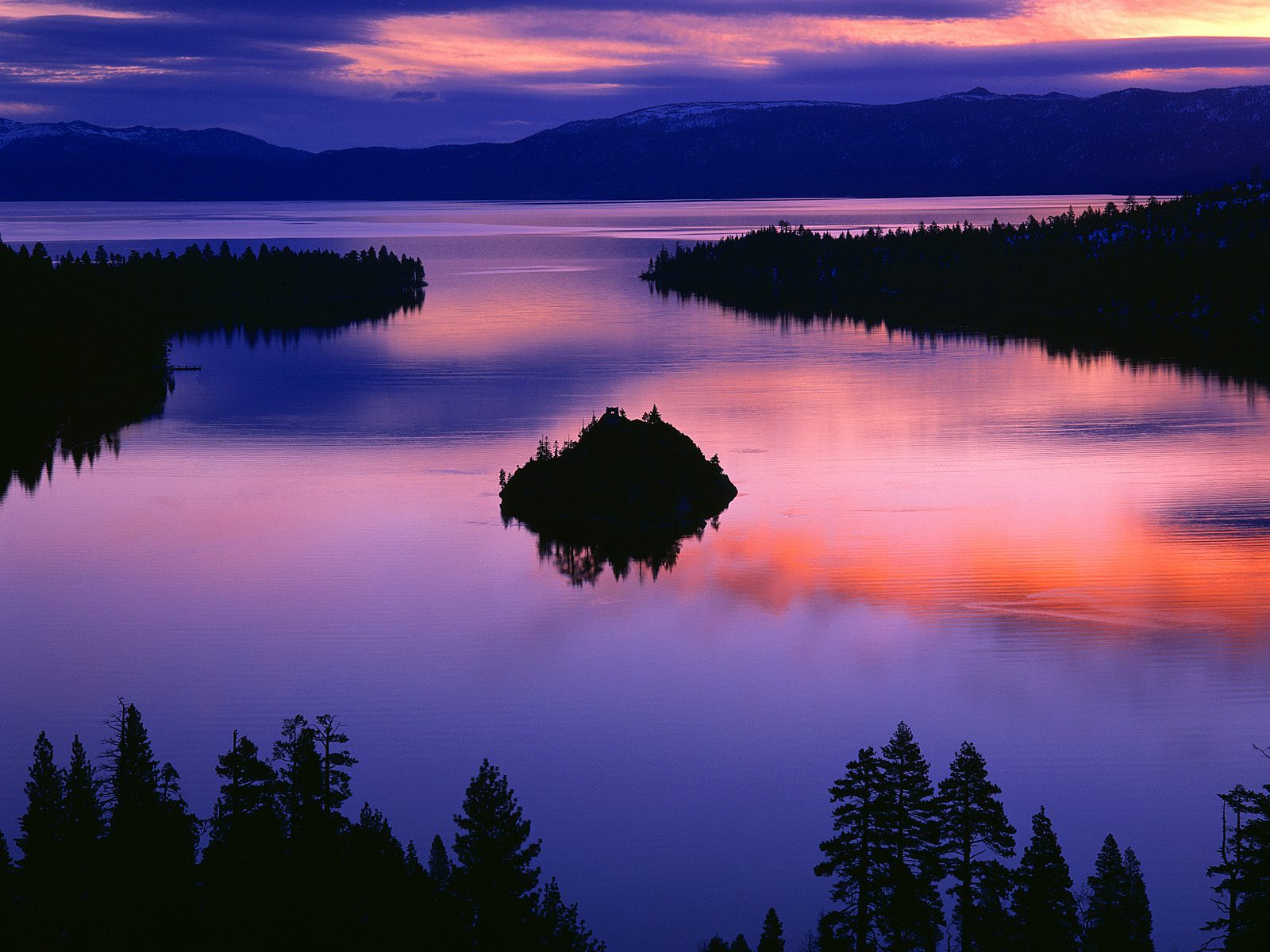 Twilight_Color_at_Emerald_Bay_Lake_Tahoe_California.jpg