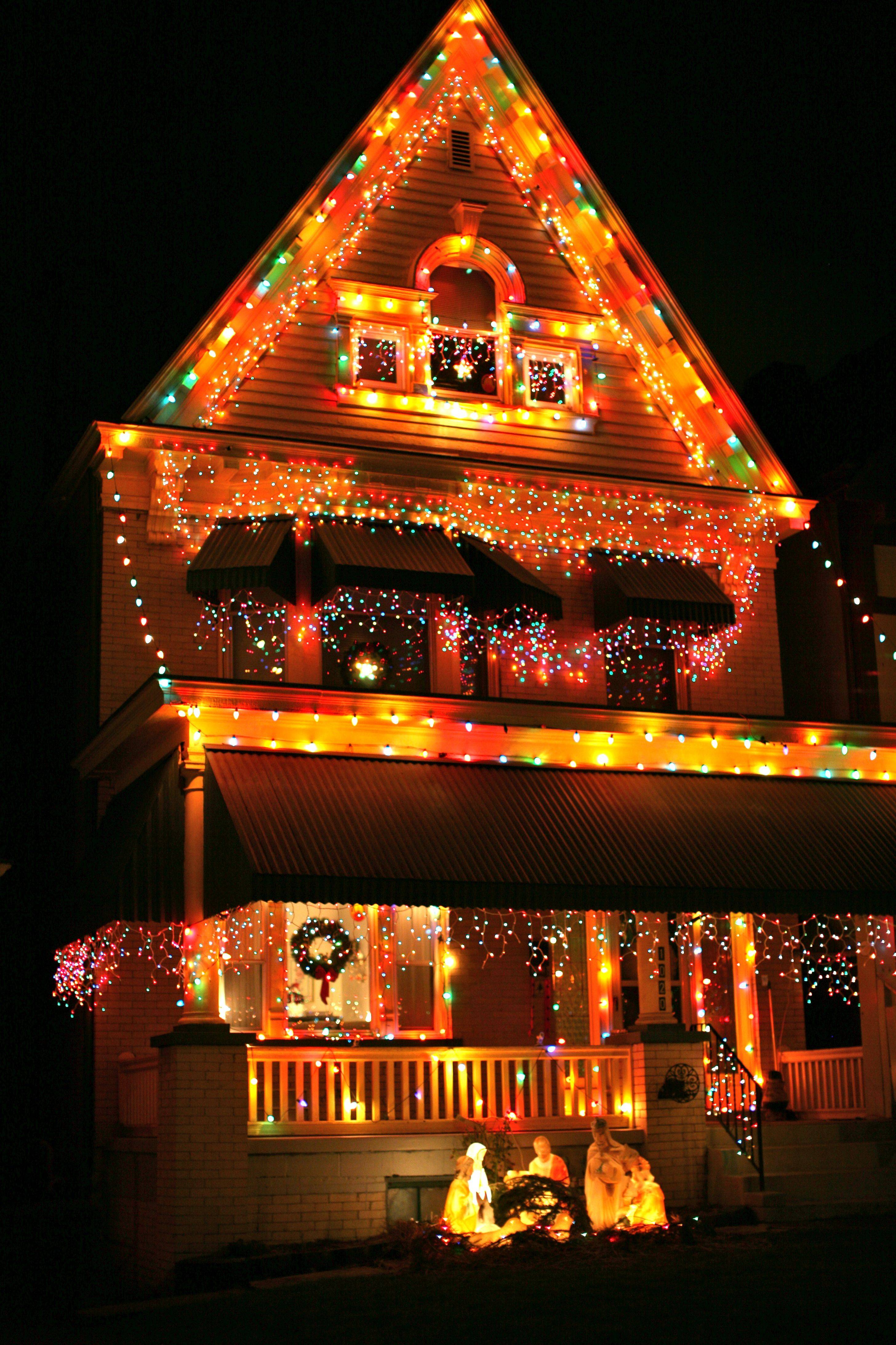 christmashouse.jpg