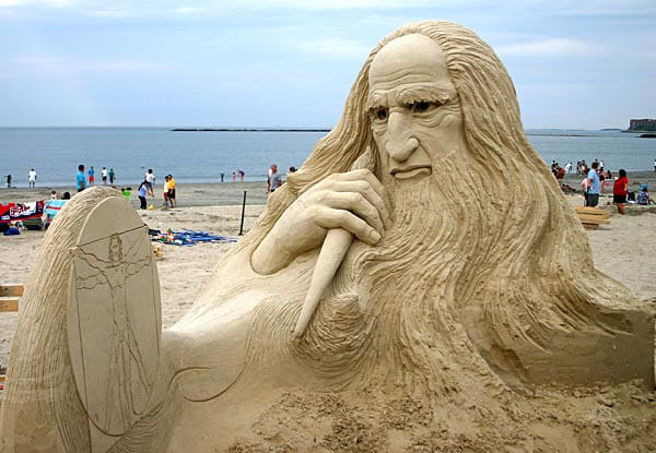 1441-leonardo-davinci-sand-sculpture.jpg