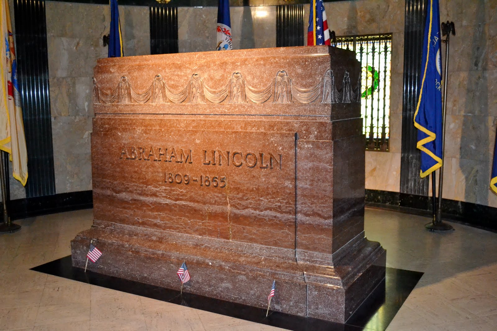 lincoln%2Btomb.jpg