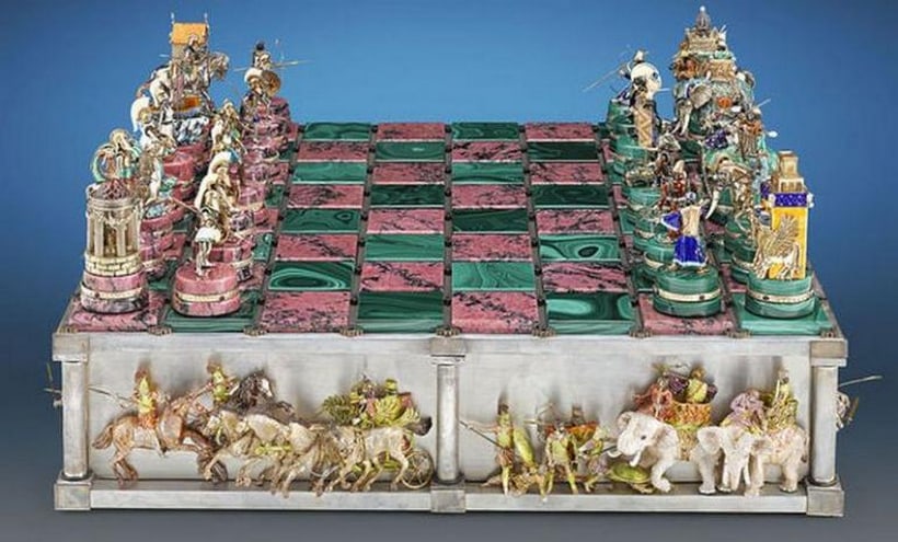 The-Battle-of-Issus-Chess-Set-2.jpg