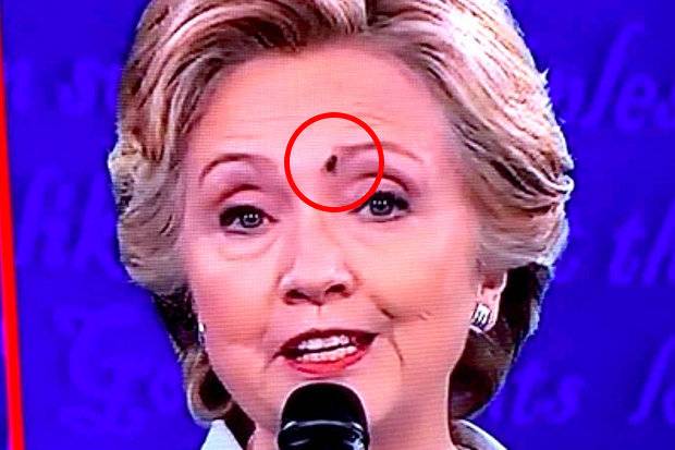 Hillary-Clinton-with-a-fly-on-her-face-552528.jpg